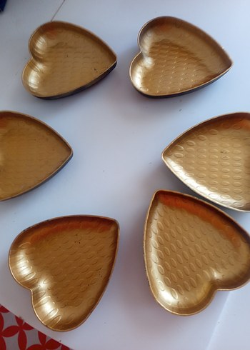 Parlak Altın Renkli Kalp Şekilli Tabaklar - Görsel 4