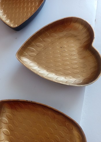 Parlak Altın Renkli Kalp Şekilli Tabaklar - Görsel 2