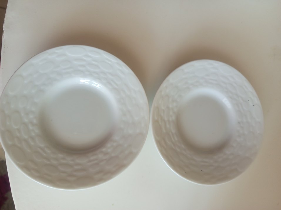 Beyaz Kabartmalı porselen kahve fincanı  tabak 2 afet - Görsel 3