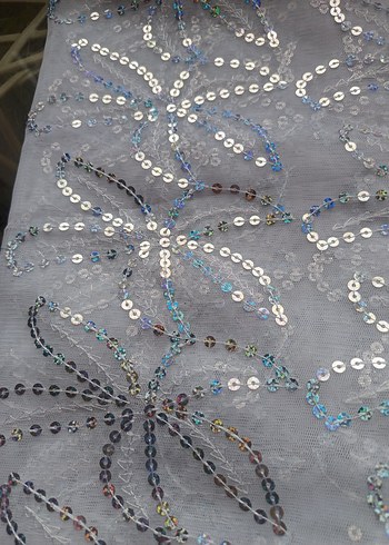 Gri Bohem tarzı nakışlı pullu namaz bezi - Görsel 5