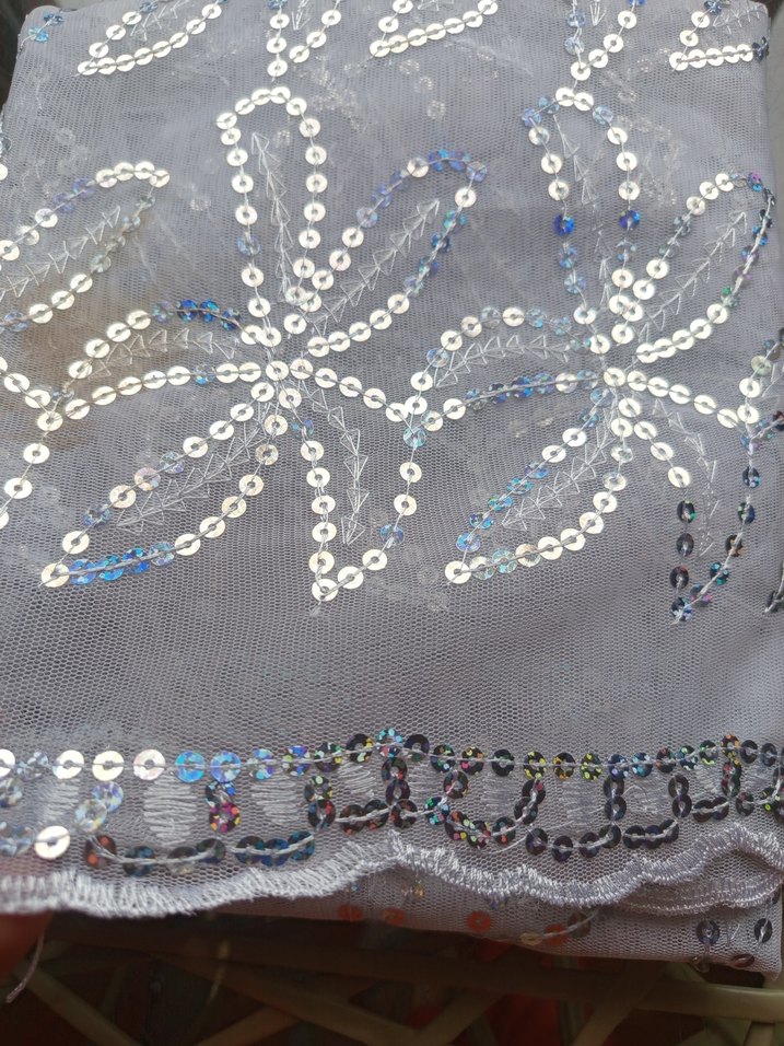 Gri Bohem tarzı nakışlı pullu namaz bezi - Görsel 2