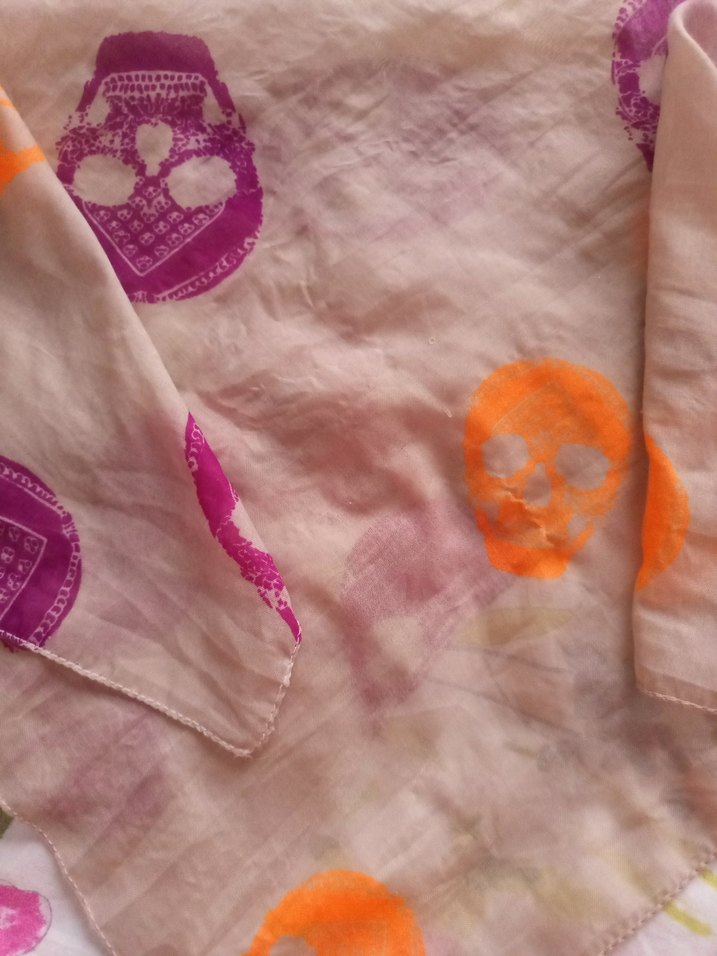 bej zemin üzerine pembe turuncu figürler - Görsel 4