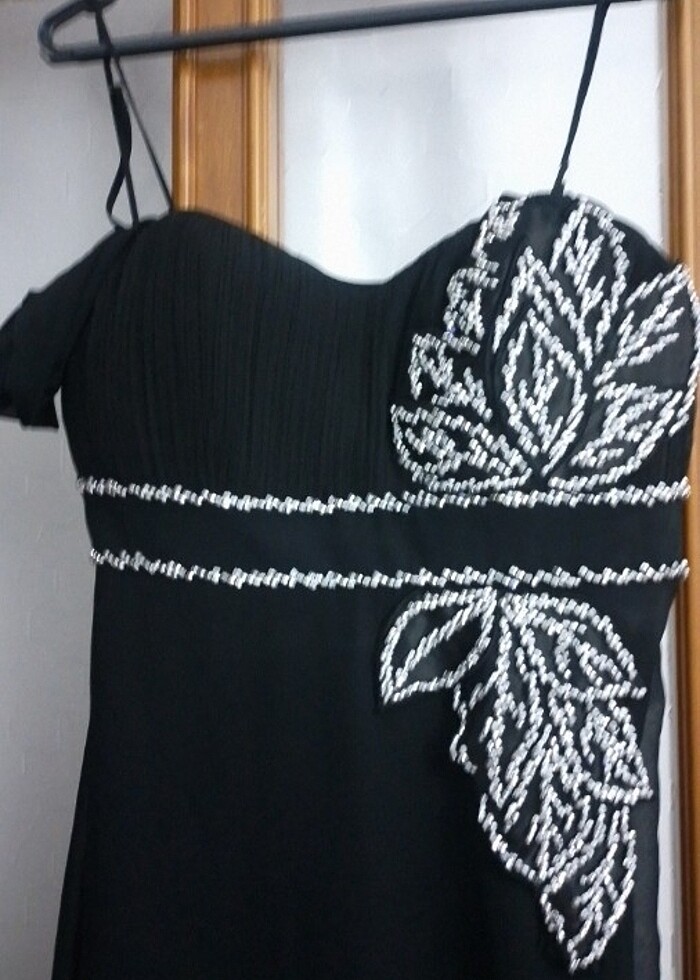 Siyah boncuklu abiye - Görsel 2