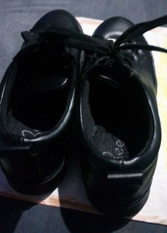 Siyah deri kışlık ayakkabı - Görsel 2