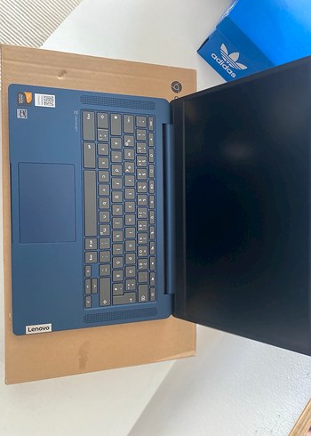 Mavi Lenovo Chromebook Dizüstü Bilgisayar - Görsel 2