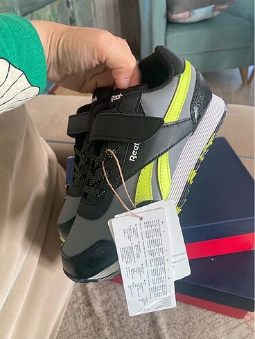 32 Beden siyah Renk Reebok ayakkabı
