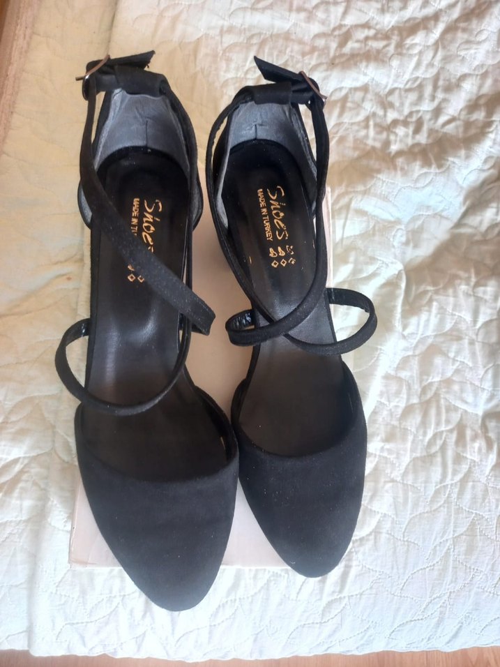 Tokalı Siyah Gotik Blok Topuk Kadın Ayakkabı - Görsel 2