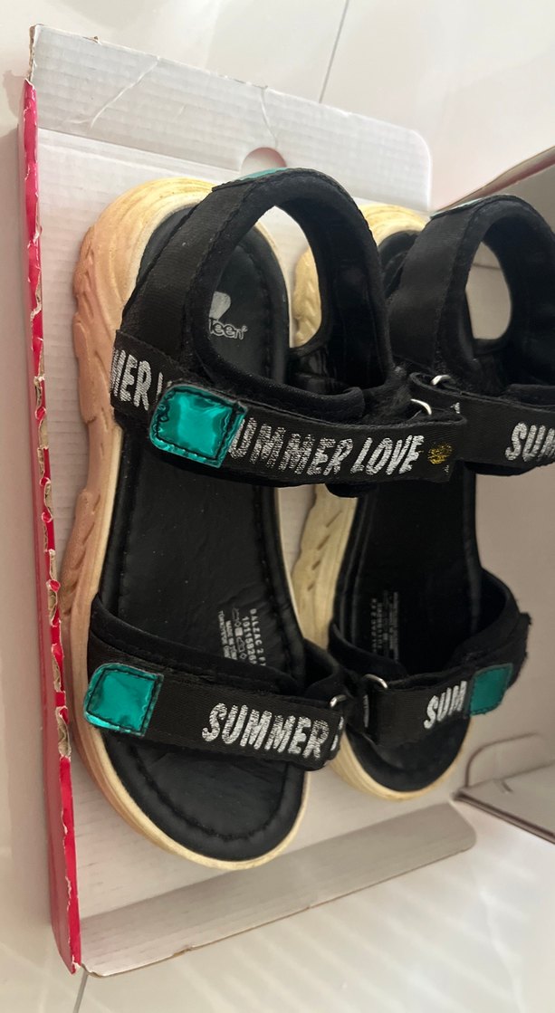 Renkli Baskılı Tokalı Kız Çocuk Sandalet - Görsel 2