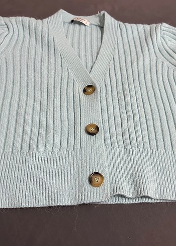 Düğmeli Kısa kadın hırka - Görsel 4