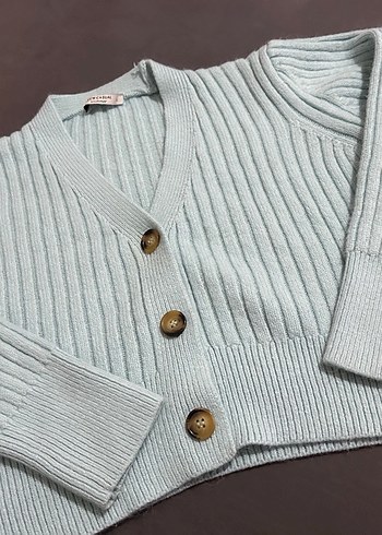 Düğmeli Kısa kadın hırka - Görsel 5