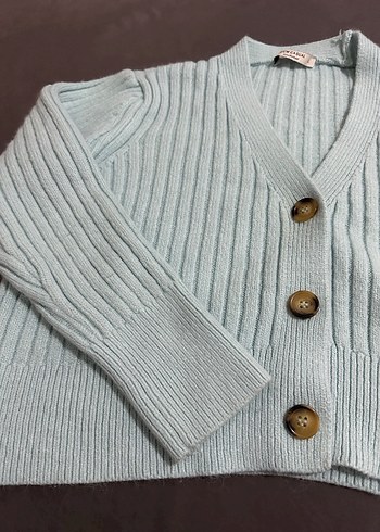 Düğmeli Kısa kadın hırka - Görsel 6