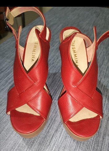Kadın kırmızı topuklu ayakkabı 