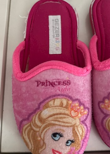 Kız Çocuk Pembe Prenses Desenli Sıcak Terlik - Görsel 3