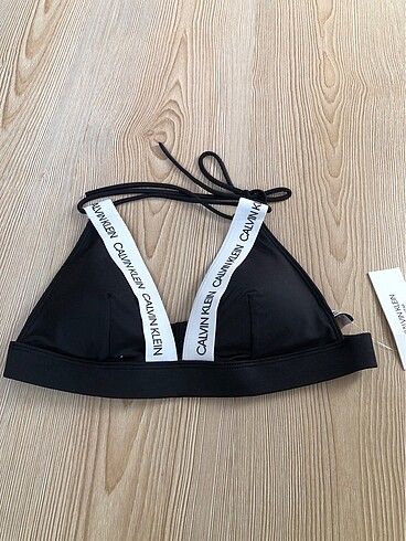 Calvin klein bikini üstü