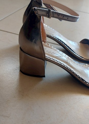 Gümüş Renk Kısa Topuklu Ayakkabı - Görsel 5