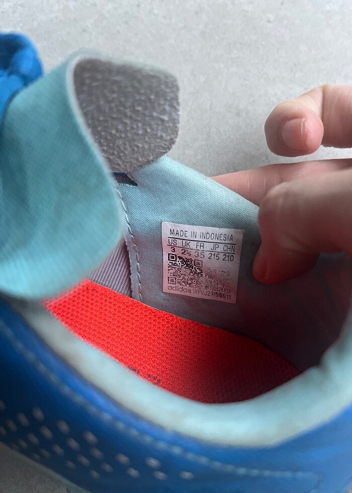 Adidas 35 çocuk halısaha - Görsel 2