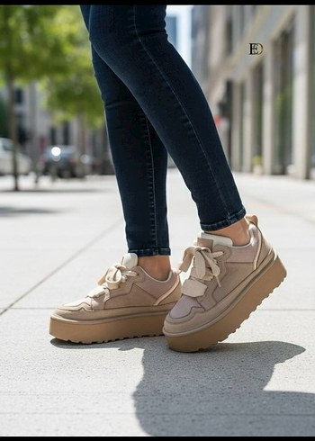 Ugg Bej Bağcıklı Platform Topuklu Kadın Bot - Görsel 3