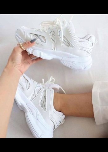 Balenciaga Beyaz Bağcıklı Kadın Spor Ayakkabı