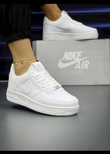 Nike Erkek Beyaz Bağcıklı Spor Ayakkabı