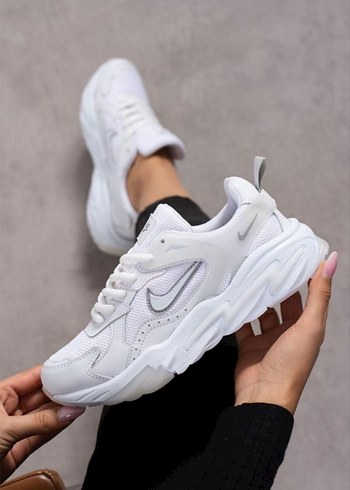 Nike Nike Beyaz Bağcıklı Kadın Spor Ayakkabı