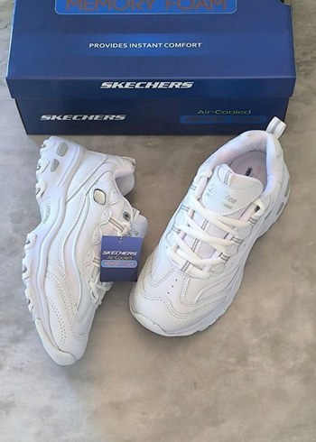 37 Beden Skechers Beyaz Bağcıklı Kadın Spor Ayakkabı