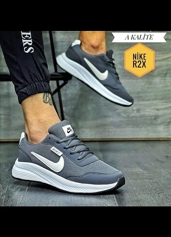 Nike  R2X