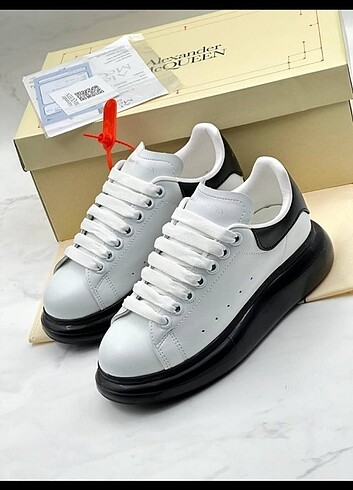 37 Beden beyaz Renk Alexander McQueen