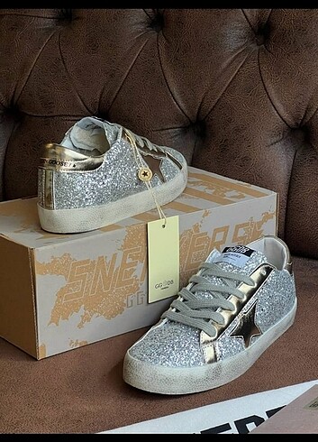 Golden Goose Deluxe Golden Goose Deluxe