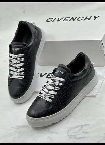43 Beden GIVENCHY