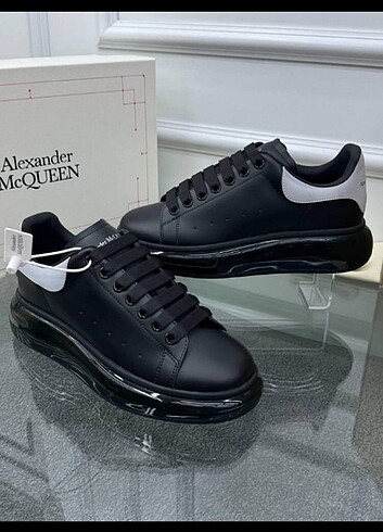Alexander McQueen Alexander McQueen 