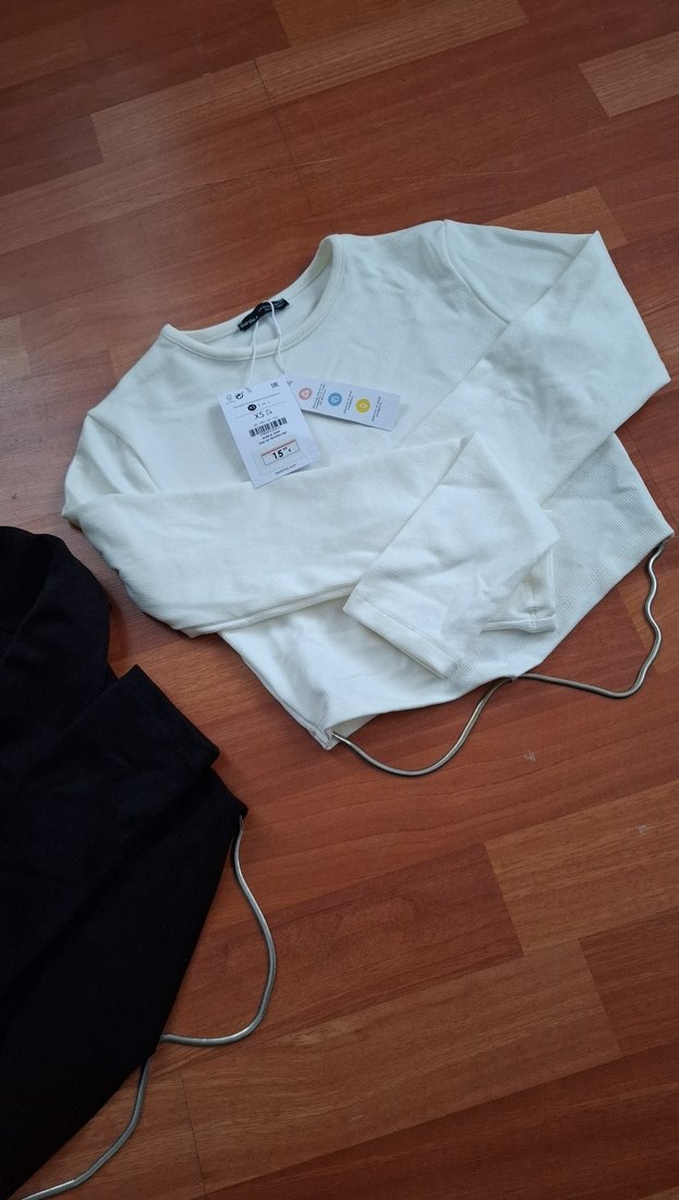 Kadın Uzun Kollu Beyaz Crop Top - Görsel 2