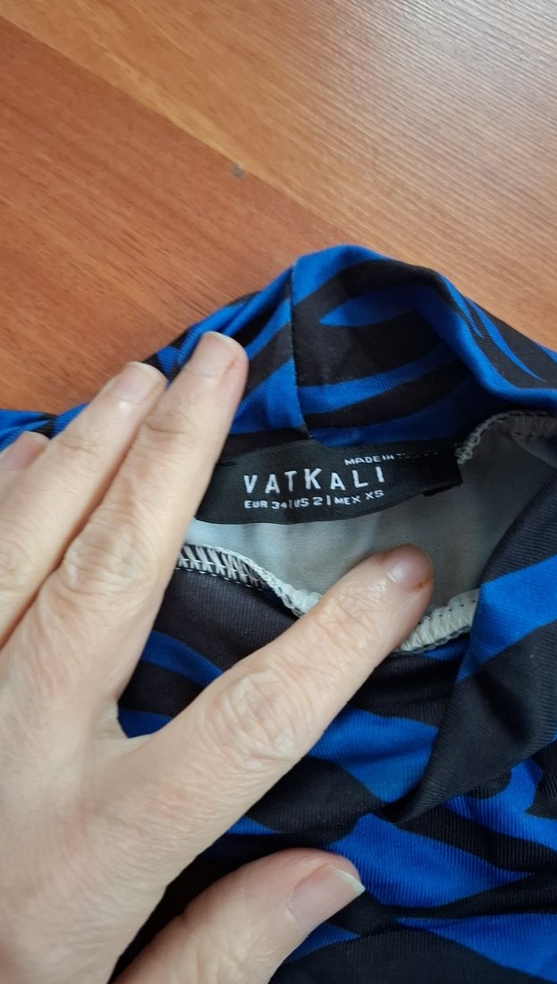 Kadın Mavi Zebra Desenli Uzun Kollu Bluz - Görsel 4