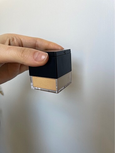 Beden Huda beauty pudra
