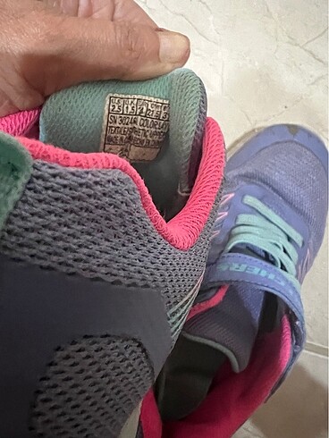 32 Beden mor Renk Skechers ayakkabı