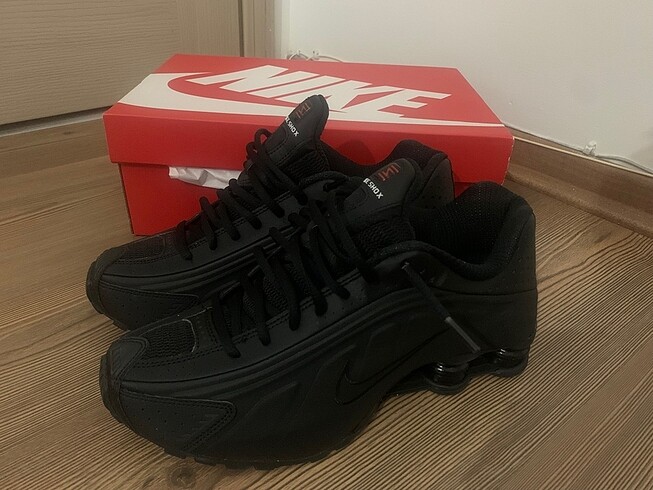 Nike shox r4 orijinal hiç giyilmedi