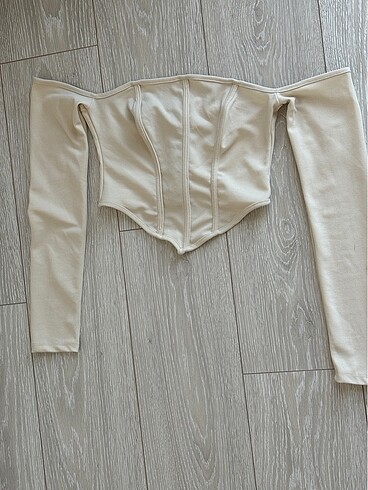 Boutiquen Straplez uzun kollu krem rengi bluz