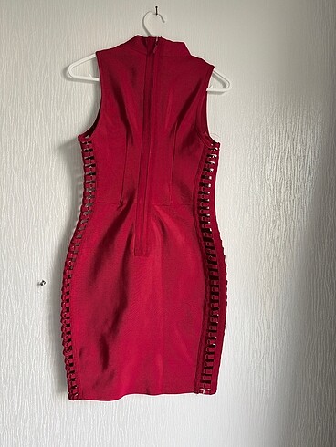 Sheinside Kırmızı pencereli bağcıklı kısa elbise