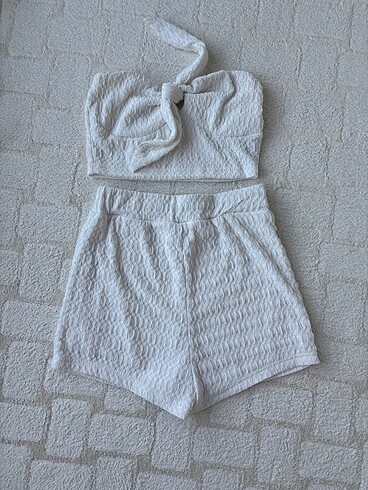 Shein straplez fiyonklu crop şort takım