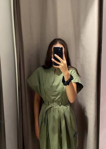 s Beden Zara Kemerli Kısa Kollu Mini Elbise