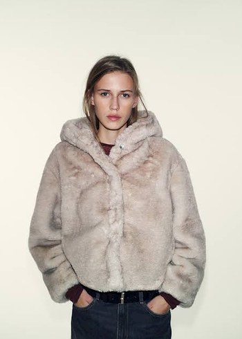 Bej Kapüşonlu Kadın Peluş Mont - Görsel 4