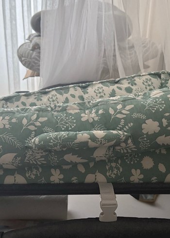 Sevibebe Yeşil Desenli Reflü Yatağı - Görsel 2