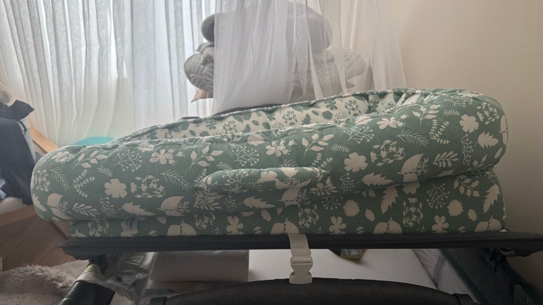 Sevibebe Yeşil Desenli Reflü Yatağı - Görsel 2