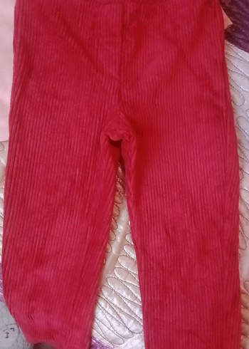 Kırmizi kadife tayt ve pembe sweatshirt - Görsel 2