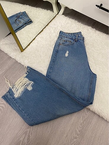 Yırtık paça jean