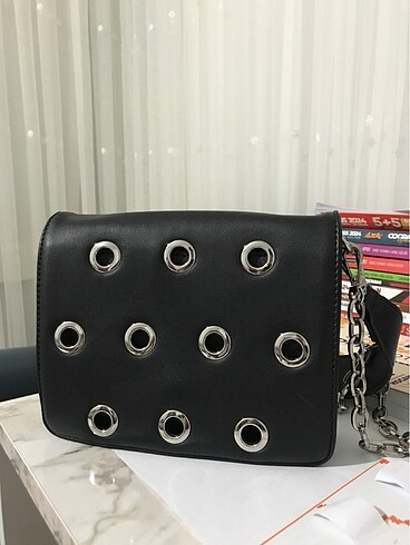 Bershka Kuşgözlü Çanta