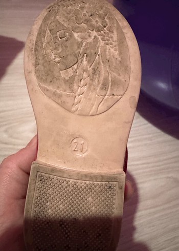 Kız Çocukları İçin Parlak Kırmızı Babet - Görsel 3