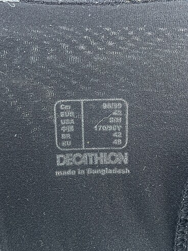 42 Beden siyah Renk Decathlon T-shirt %70 İndirimli.