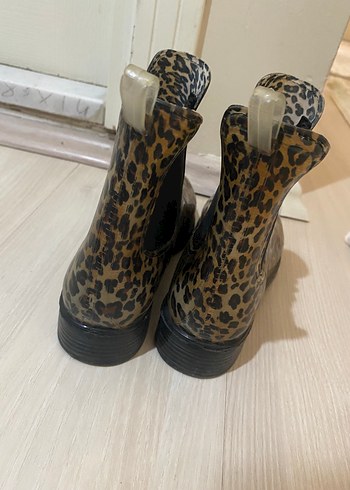 Diğer inyola Kadın Leopar Desenli Lastikli Yağmur Botu