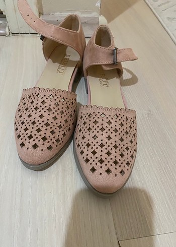 Pembe Süet Dolgu Topuklu Kadın Sandalet