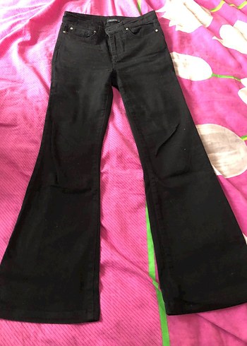 Trendyol & Milla Siyah Denim Bootcut Jean Siklik Ve Rahatlik Bir Arada